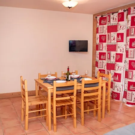 Apartment 2 Pieces Avec Balcon Et Parking A Pra Loup 1500 - 6 Personnes - Fr-1-504-231